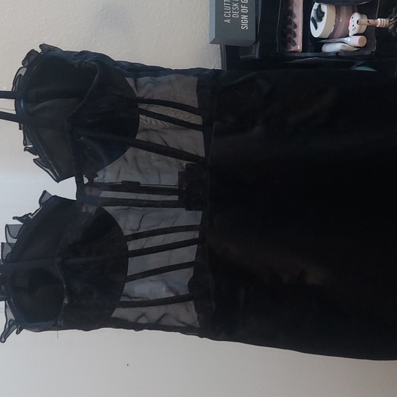 Pretty Little Things Bodycon she'll detail black dress - Picture 6 of 8